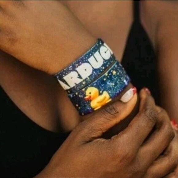 ZOX "STARDUCK" #825 RUBBER DUCKY GALAXY BDAY App Exclusiv COLLECTIBLE Wristband - Picture 7 of 11